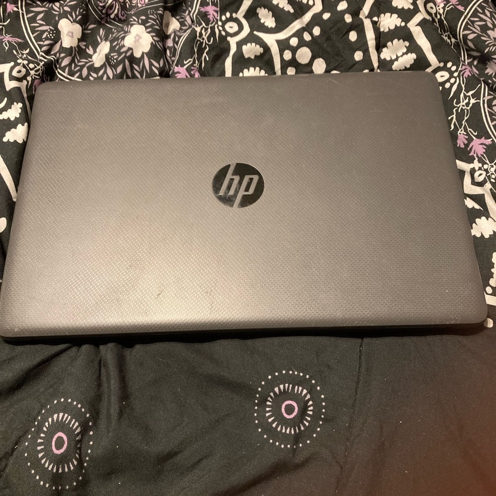 Black HP laptop